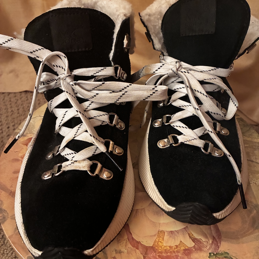 Merrell Women's Black and White Winter Boots